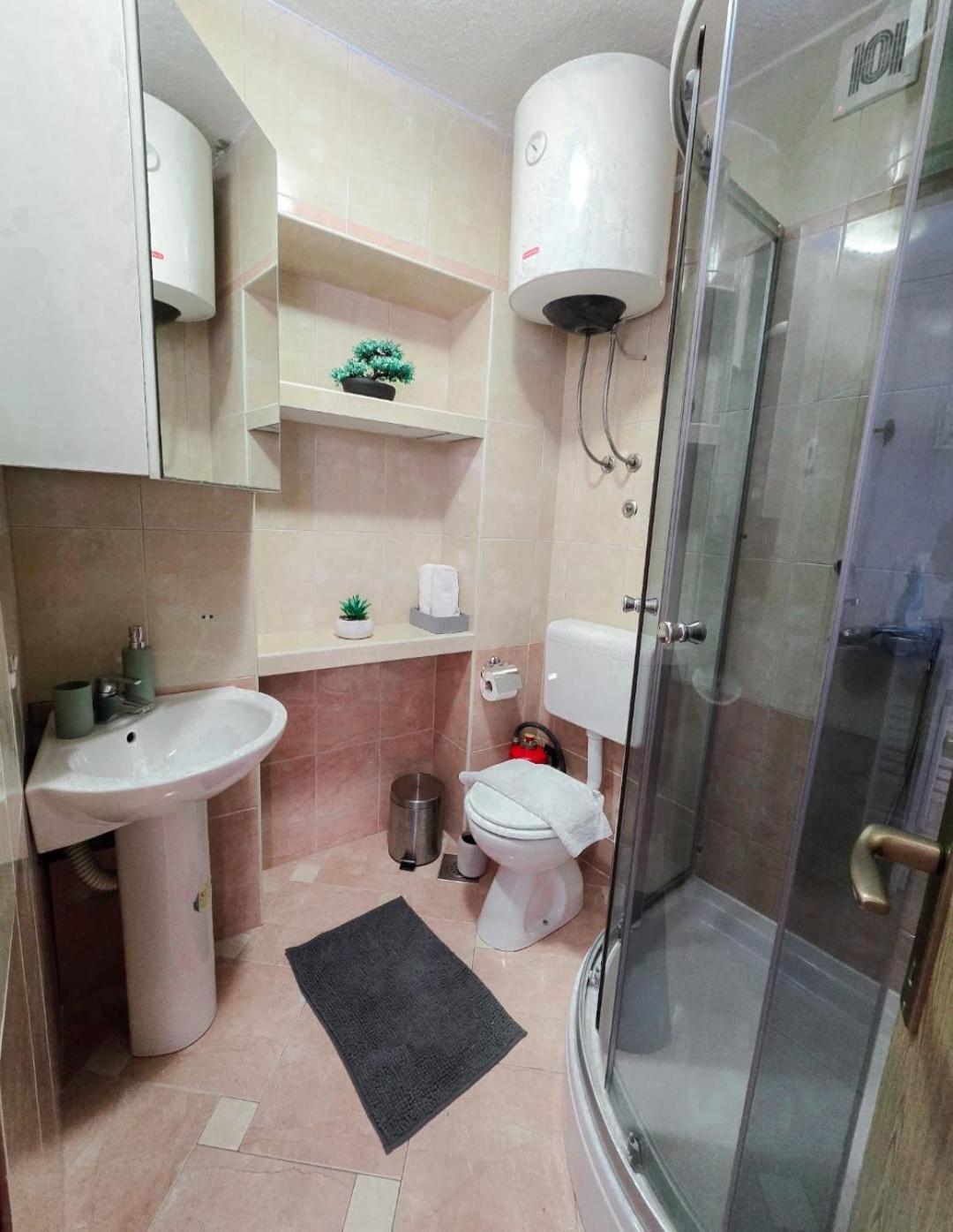 באסקה וודה Private Bedroom With Bathroom מראה חיצוני תמונה